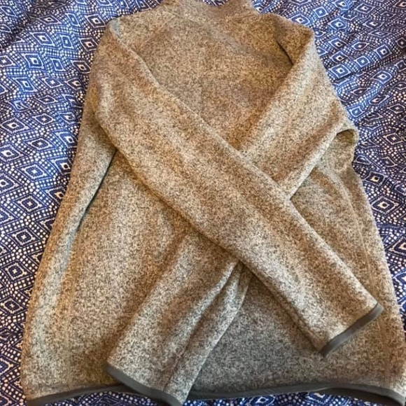 Men’s Patagonia half zip sweatshirt - Picture 3 of 3